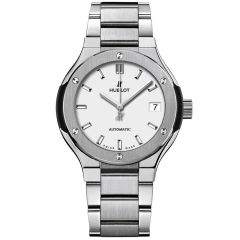 585.NX.2610.NX | Hublot Classic Fusion Titanium Bracelet Opalin 33 mm watch. Buy Online
